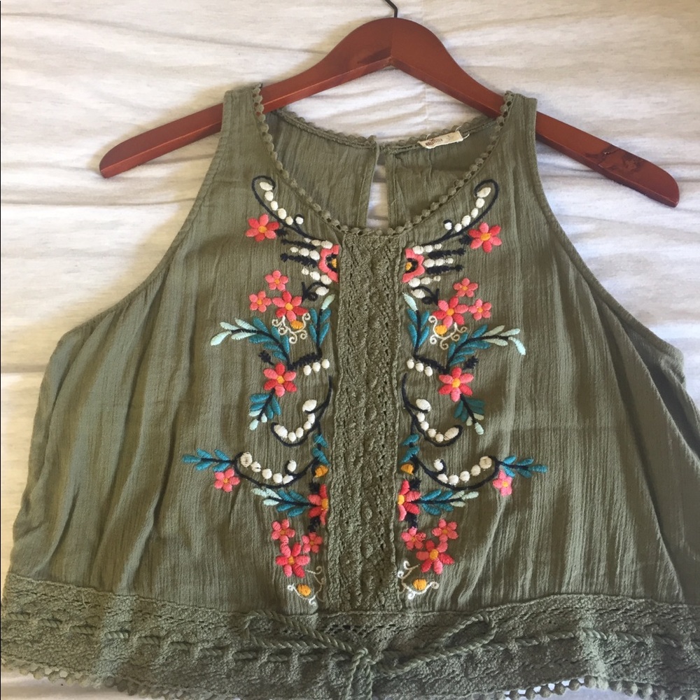 Hollister crop-top